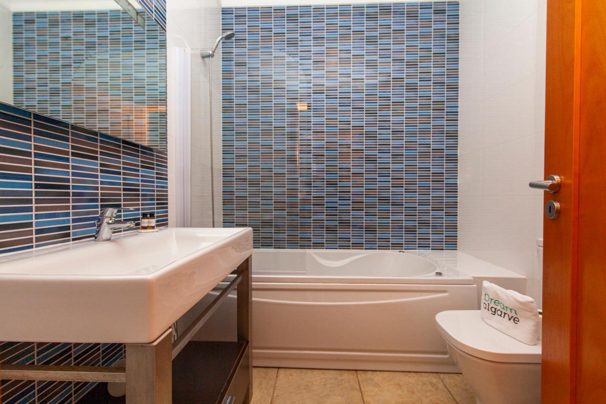 C02 - Luxury 3 Bed With Pool View Apartamento Lagos